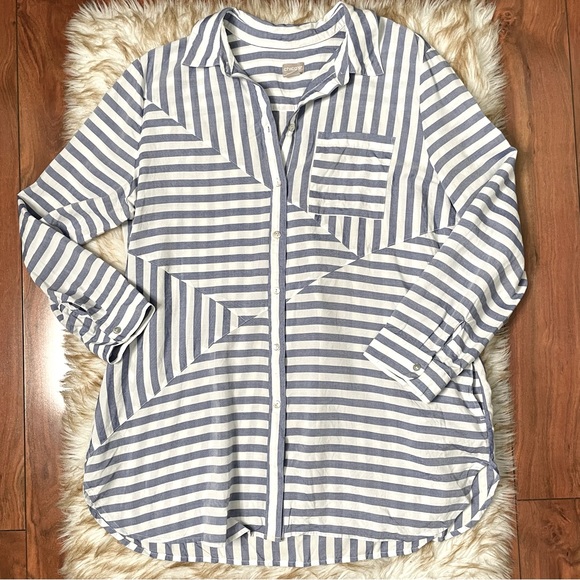 Chico’s spliced stripe tunic - Picture 4 of 9